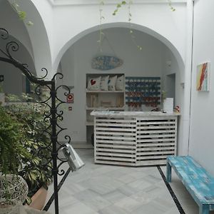 Wake Up In Tarifa Hostel & Restaurant Lounge